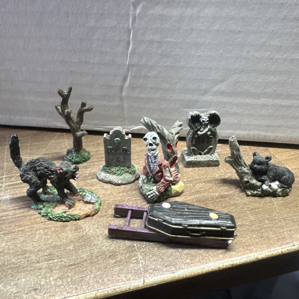 Halloween  Greenbrier International Figures And Headstone"lot Of 8